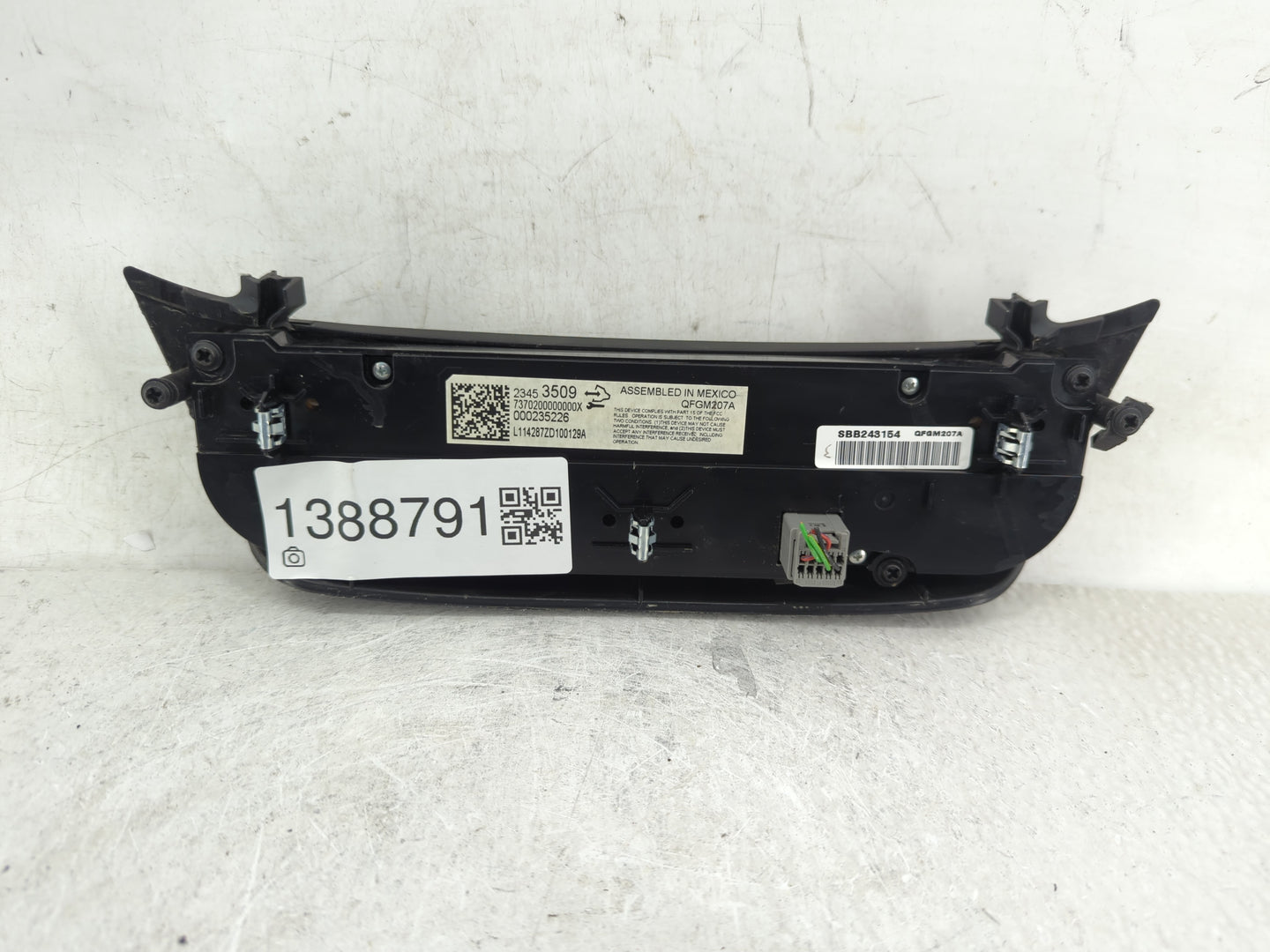 2014-2020 Chevrolet Impala Climate Control Module Temperature AC/Heater Replacement P/N:000235226 23453509 Fits OEM Used Aut