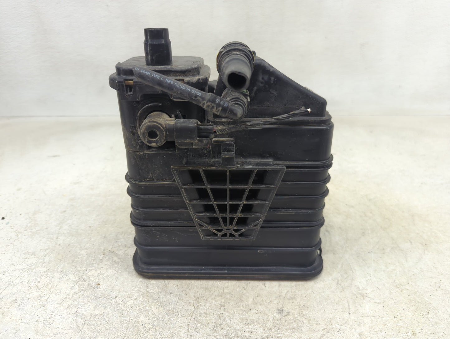 2015 Chevrolet Impala Fuel Vapor Charcoal Canister 1389856 - Oemusedautoparts1.com