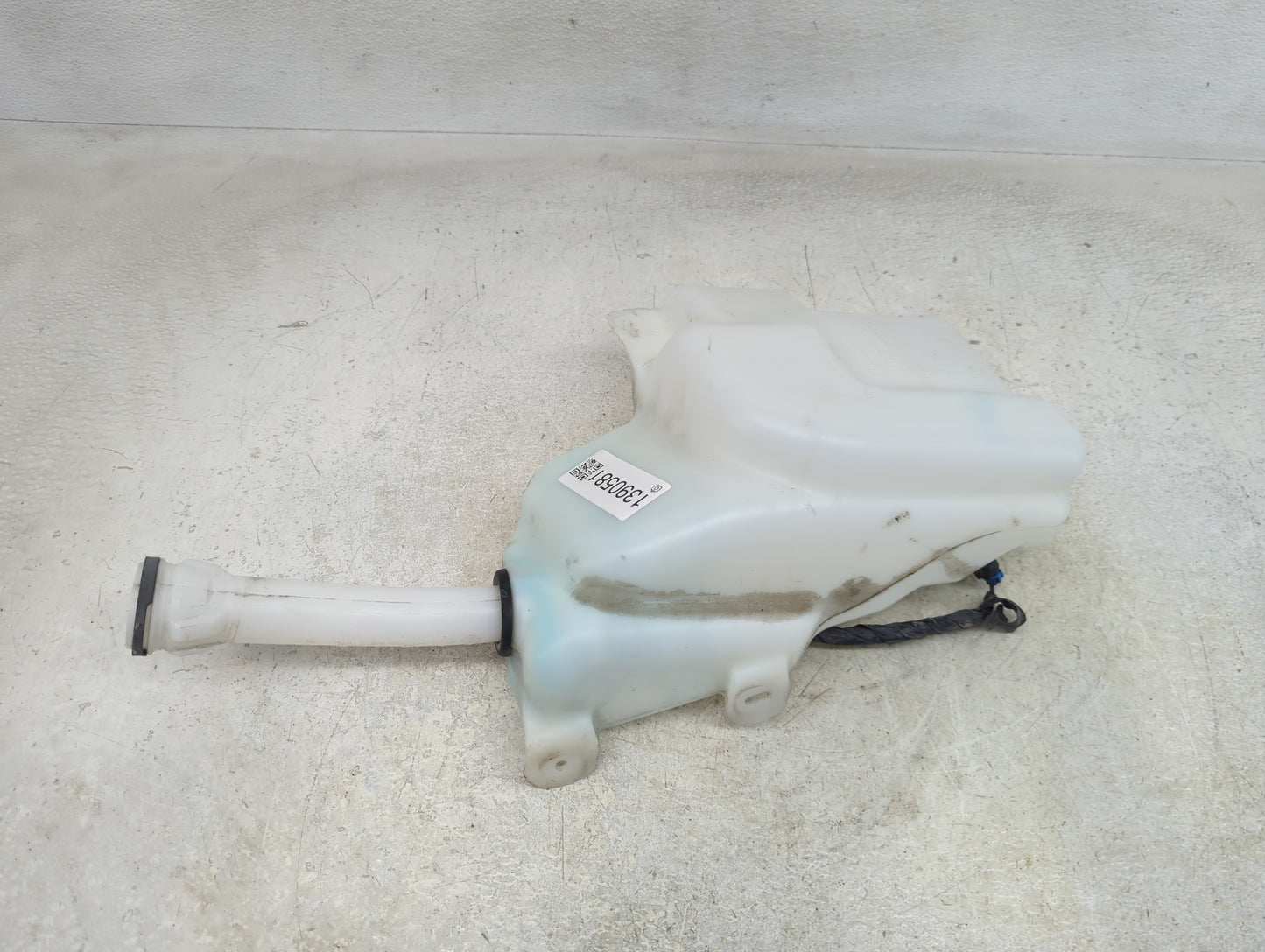 2014-2020 Chevrolet Impala Windshield Washer Fluid Reservoir Bottle Oem - Oemusedautoparts1.com