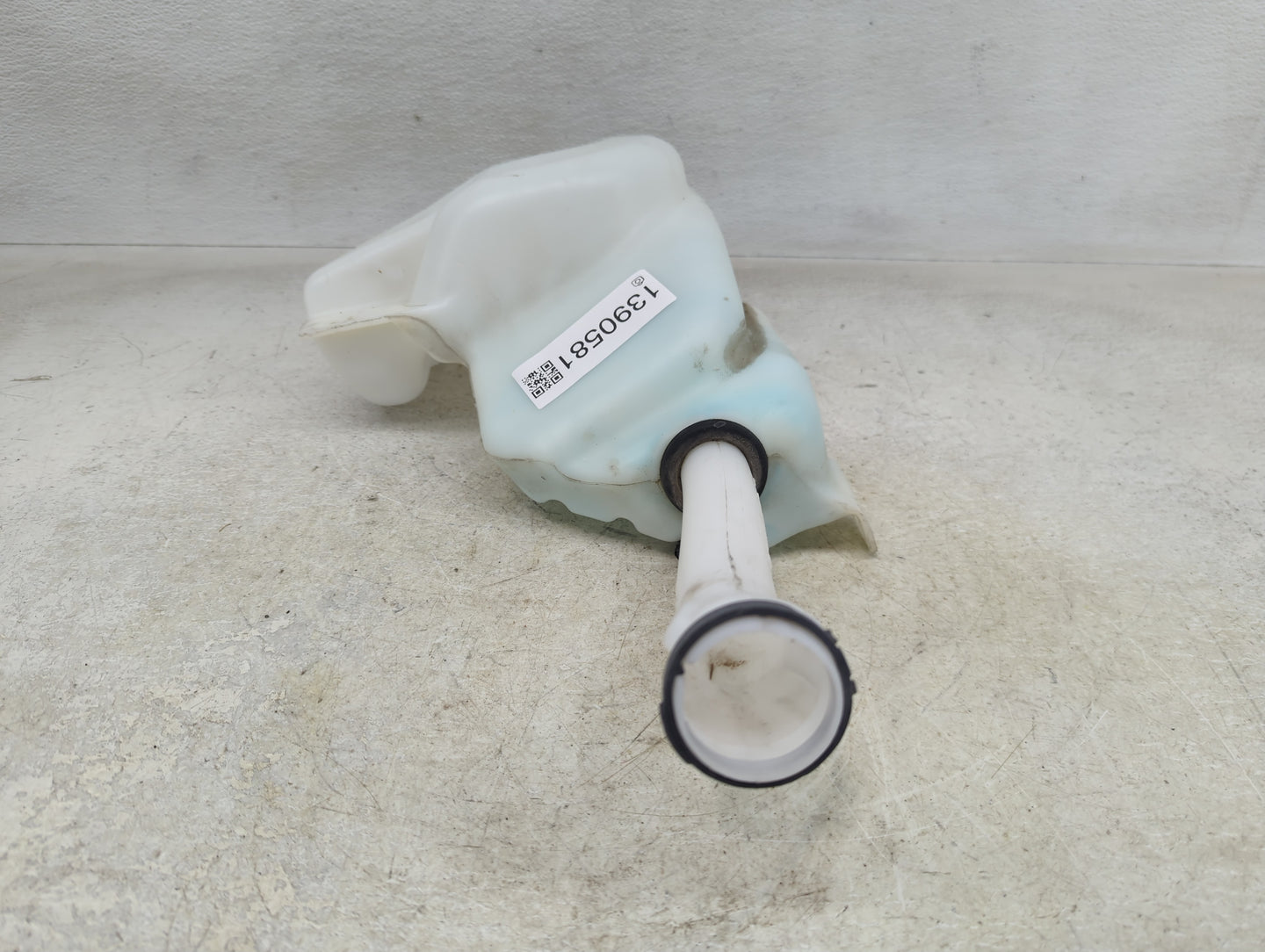 2014-2020 Chevrolet Impala Windshield Washer Fluid Reservoir Bottle Oem - Oemusedautoparts1.com