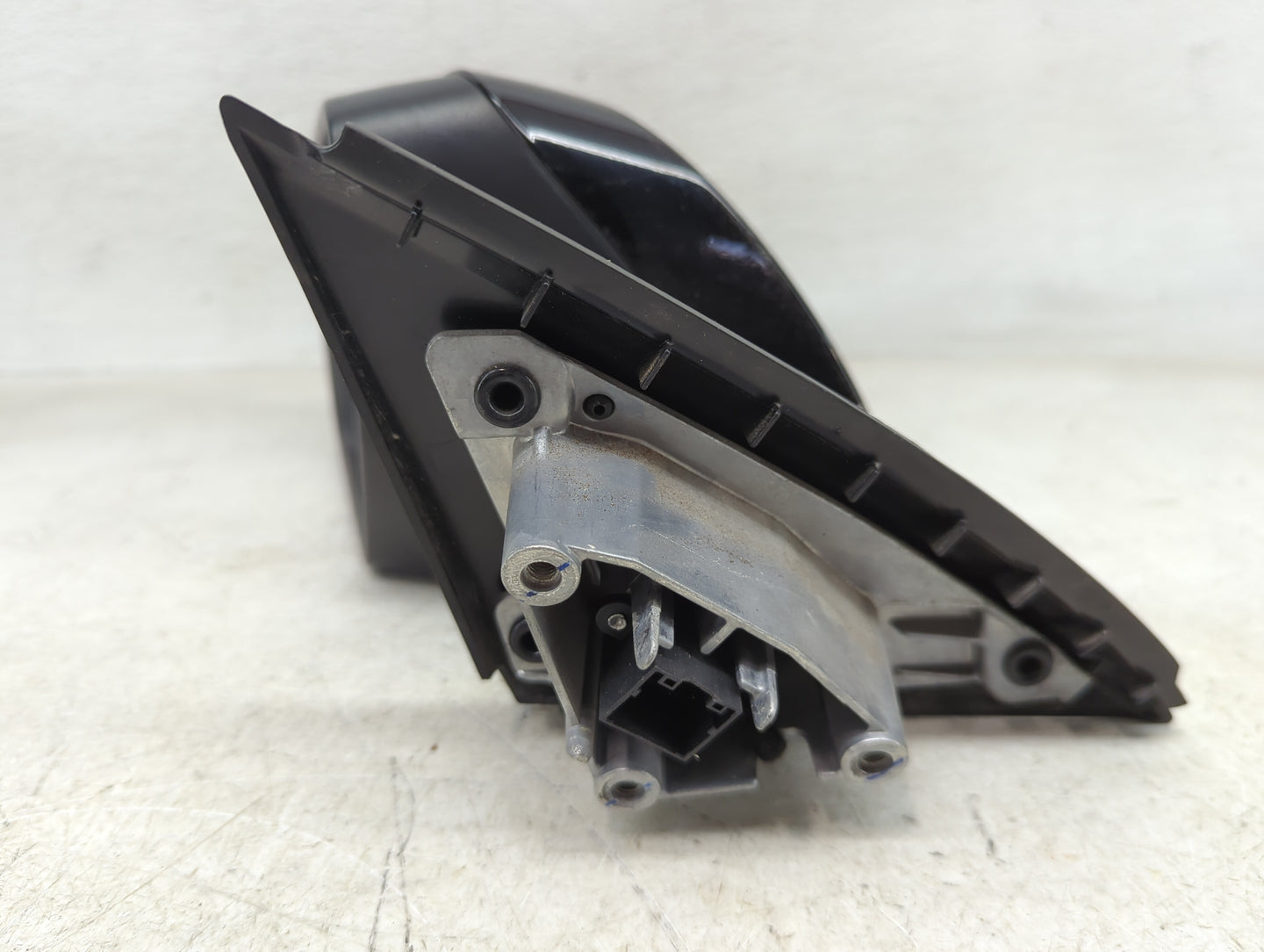 2014-2020 Chevrolet Impala Driver Side View Mirror - Left Door Mirror OEM Used - Oemusedautoparts1.com