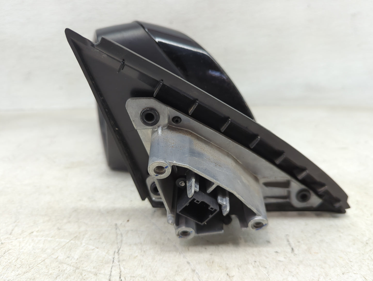 2014-2020 Chevrolet Impala Driver Side View Mirror - Left Door Mirror OEM Used - Oemusedautoparts1.com