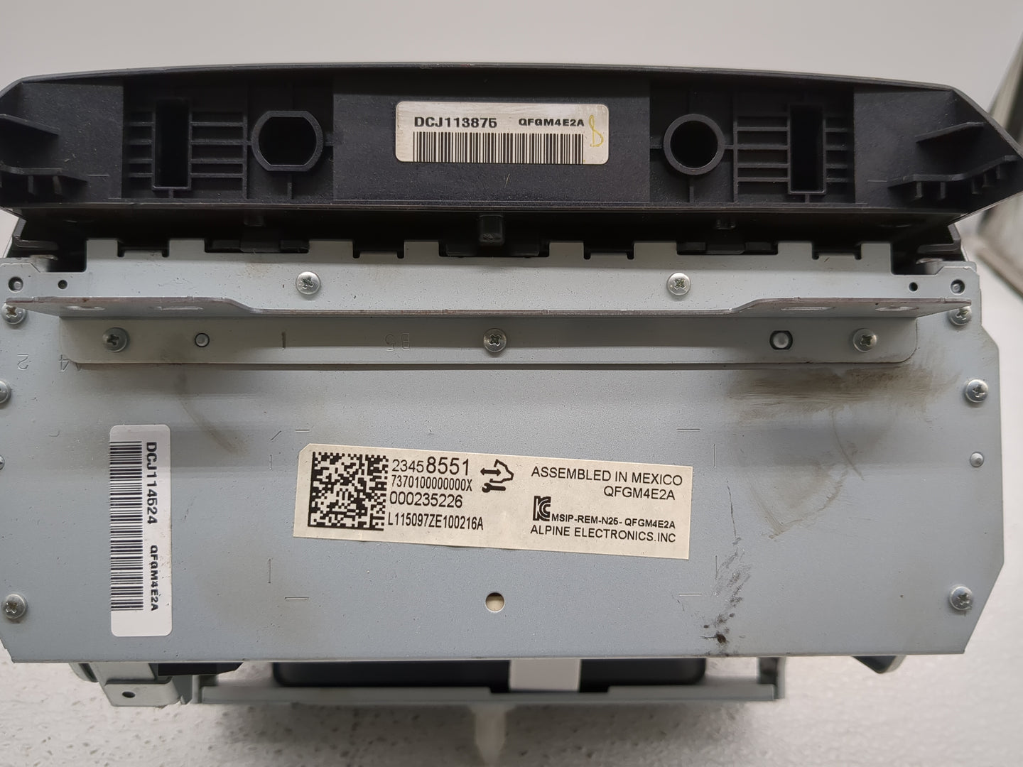 2015 Chevrolet Impala Radio AM FM Cd Player Receiver Replacement P/N:000235226 23458551 Fits Fits 2016 OEM Used Auto Parts -