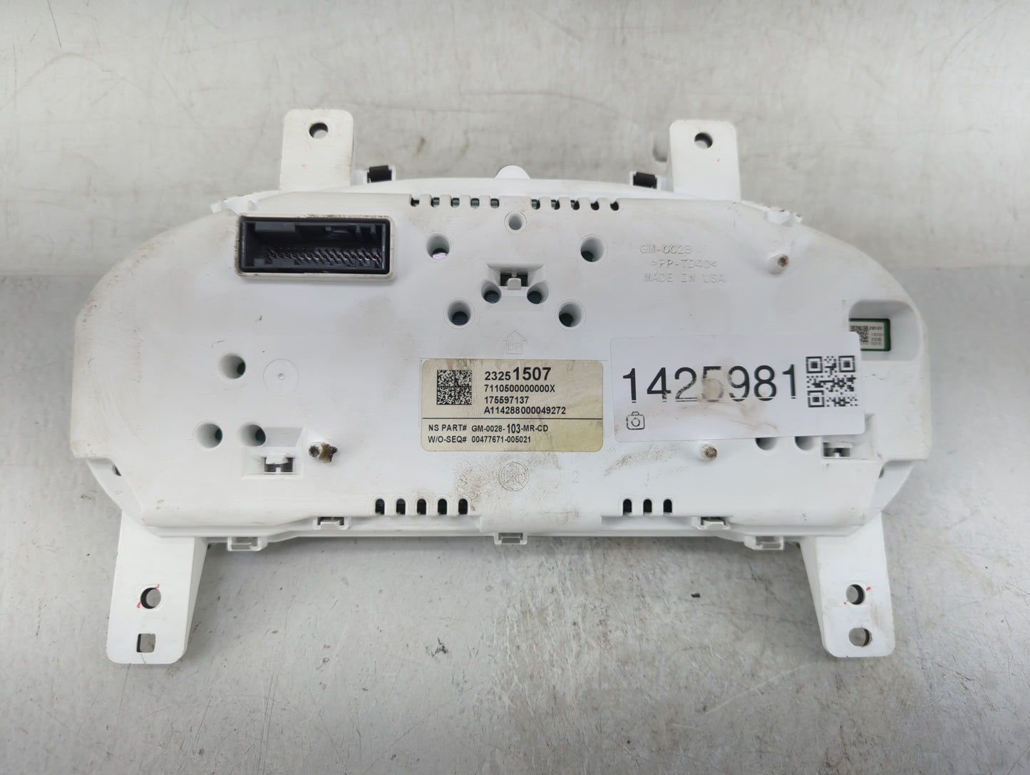 2014-2015 Chevrolet Impala Instrument Cluster Speedometer Gauges P/N:175597137 23251507 Fits Fits 2014 2015 OEM Used Auto Pa