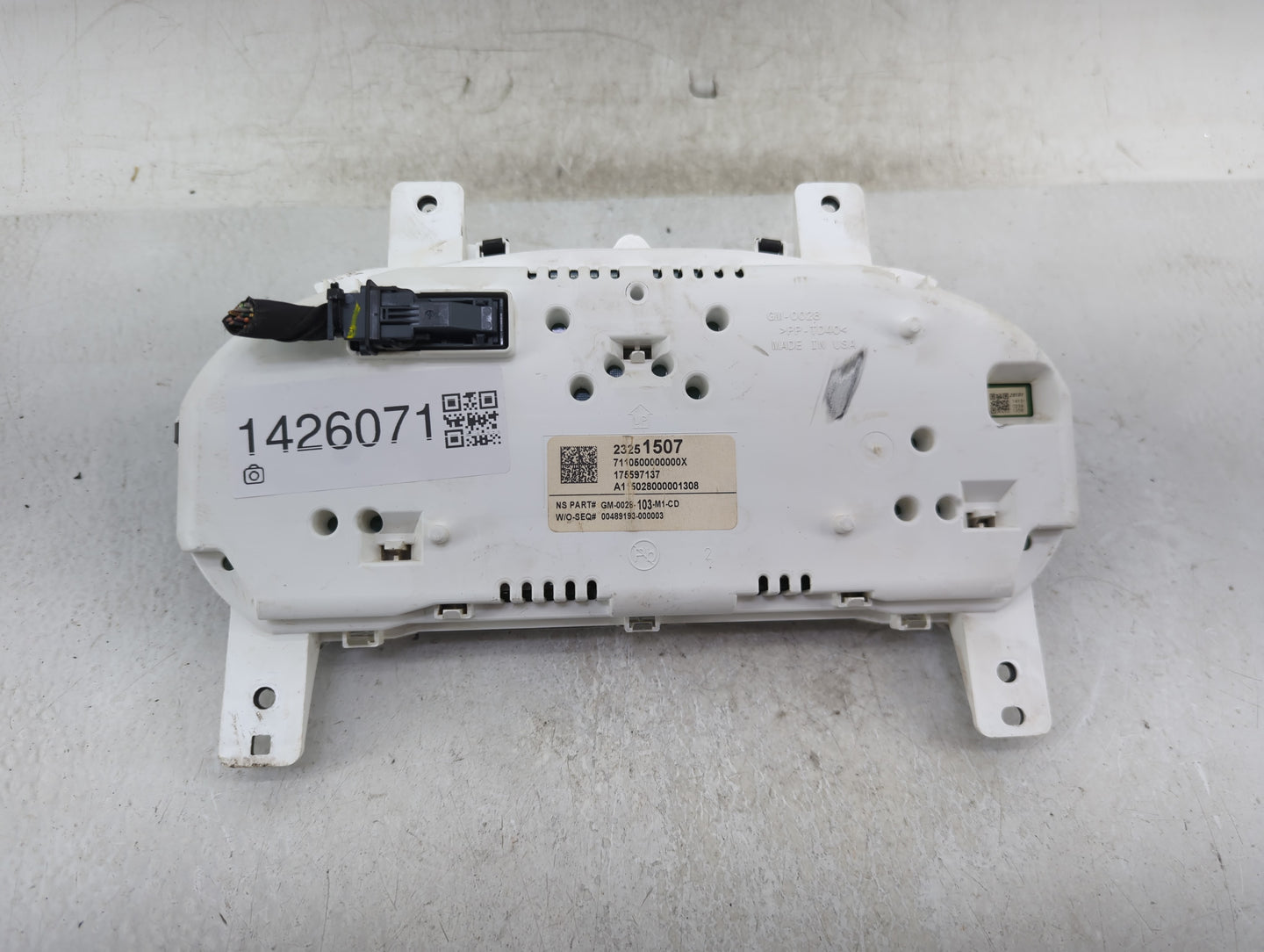 2015 Chevrolet Impala Instrument Cluster Speedometer Gauges P/N:23251507 Fits OEM Used Auto Parts - Oemusedautoparts1.com