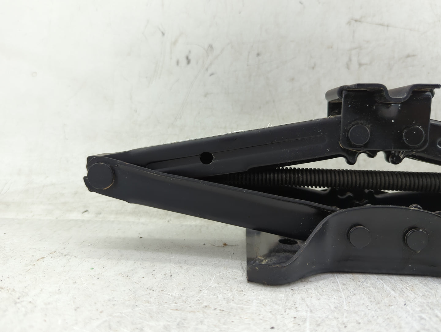 2015 Chevrolet Impala Spare Scissor Car Jack - Oemusedautoparts1.com