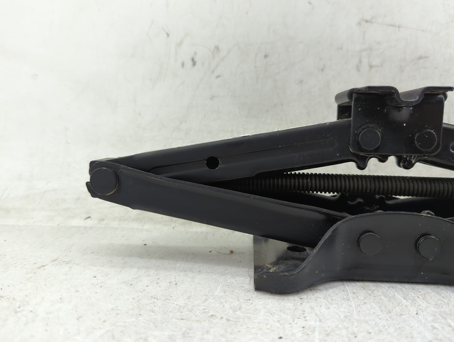 2015 Chevrolet Impala Spare Scissor Car Jack - Oemusedautoparts1.com