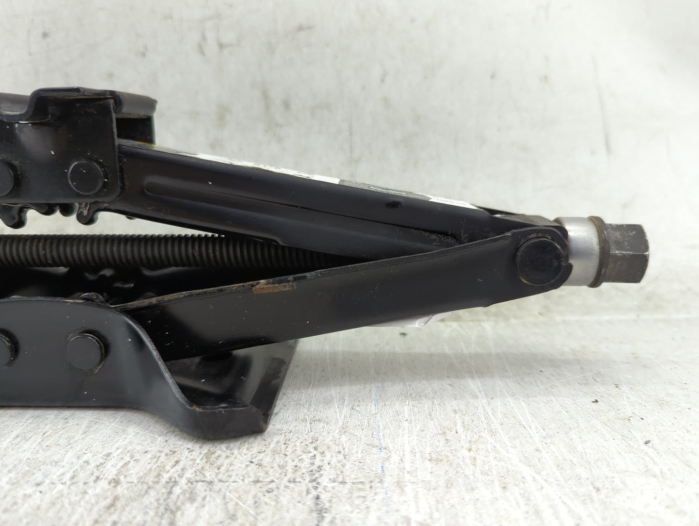 2015 Chevrolet Impala Spare Scissor Car Jack 1431622 - Oemusedautoparts1.com