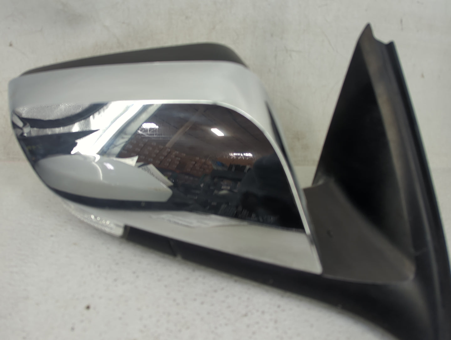 2014-2015 Chevrolet Impala Passenger Side View Mirror - Right Door Mirror OEM Used - Oemusedautoparts1.com