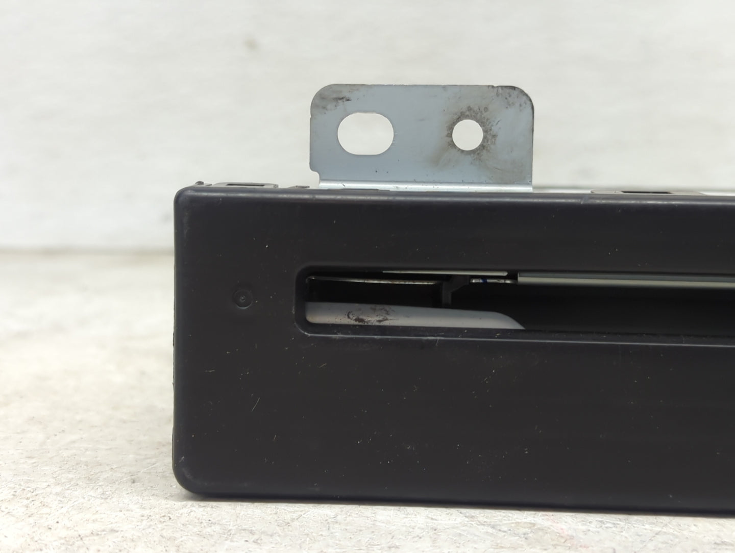 2015 Chevrolet Impala Radio AM FM Cd Player Receiver Replacement P/N:13594480 Fits OEM Used Auto Parts - Oemusedautoparts1.c