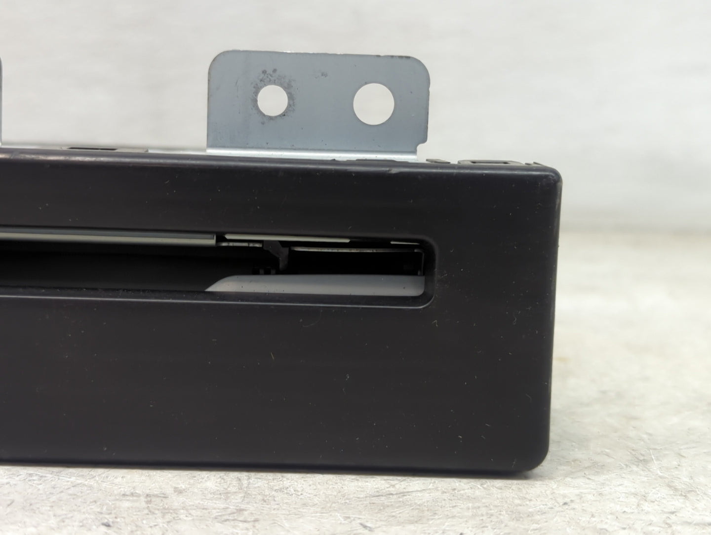 2015 Chevrolet Impala Radio AM FM Cd Player Receiver Replacement P/N:13594480 Fits OEM Used Auto Parts - Oemusedautoparts1.c