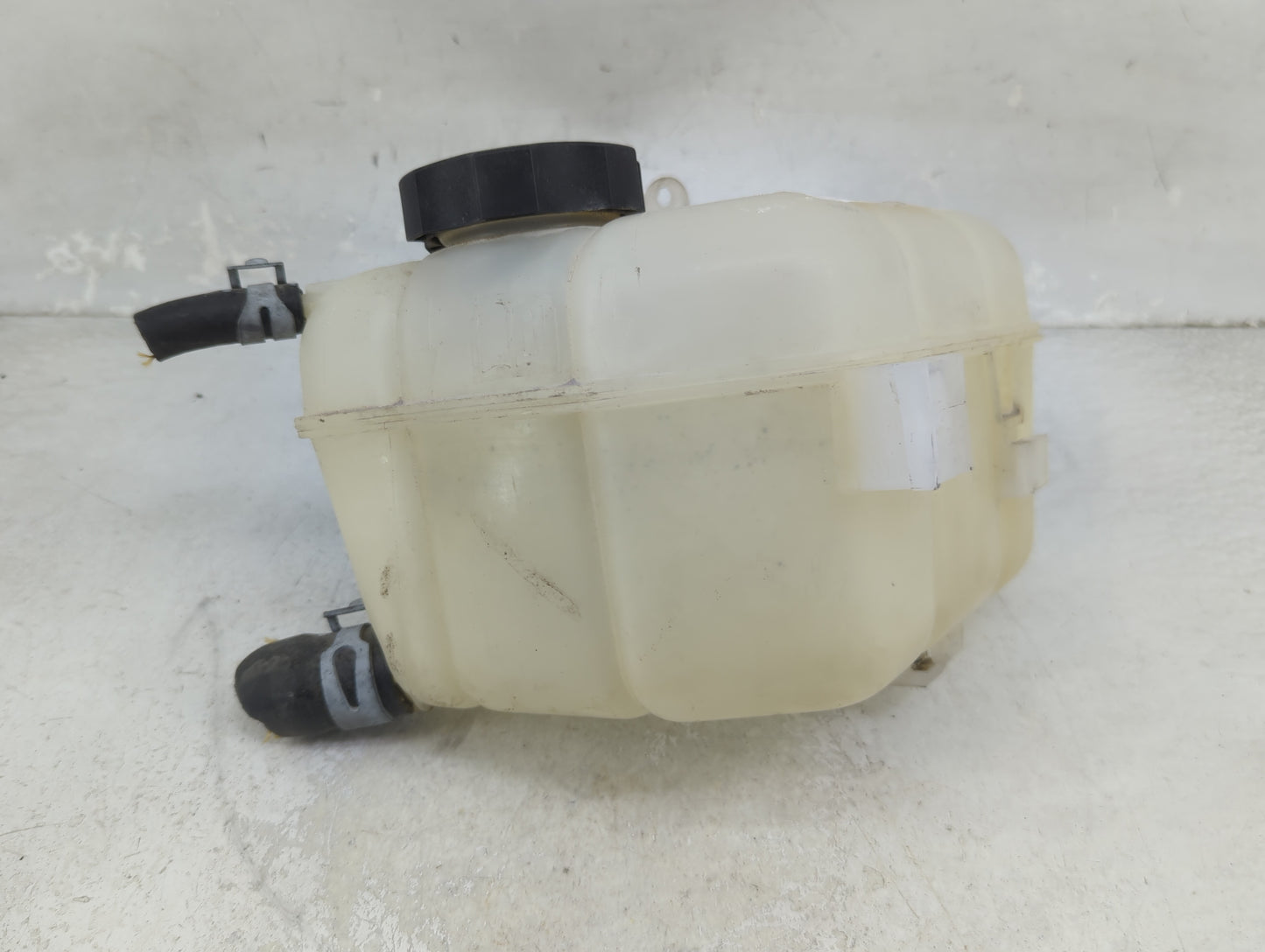 2014 Chevrolet Impala Radiator Coolant Overflow Expansion Tank Bottle 1465826 - Oemusedautoparts1.com
