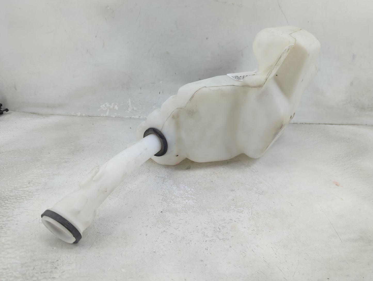 2014-2020 Chevrolet Impala Windshield Washer Fluid Reservoir Bottle Oem 1465888 - Oemusedautoparts1.com