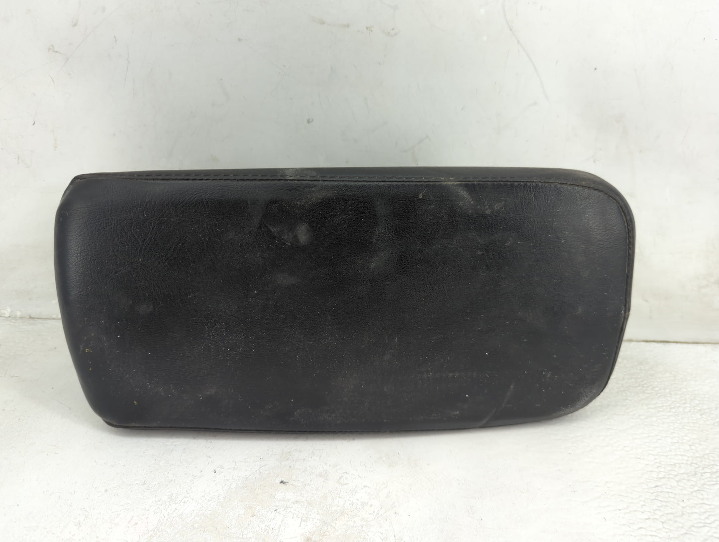2015 Chevrolet Impala Center Console Armrest Cover Lid P/N:W4275C Fits OEM Used Auto Parts - Oemusedautoparts1.com