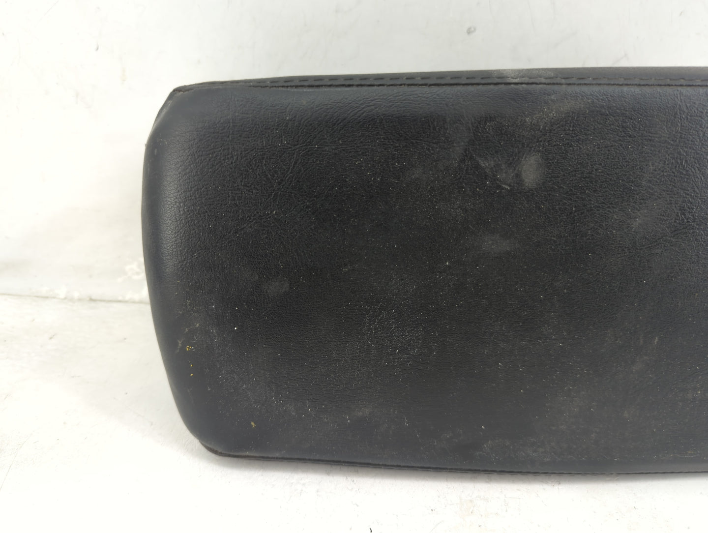 2015 Chevrolet Impala Center Console Armrest Cover Lid P/N:W4275C Fits OEM Used Auto Parts - Oemusedautoparts1.com