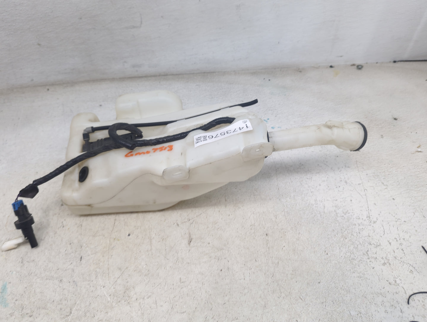 2014-2020 Chevrolet Impala Windshield Washer Fluid Reservoir Bottle Oem 1473576 - Oemusedautoparts1.com