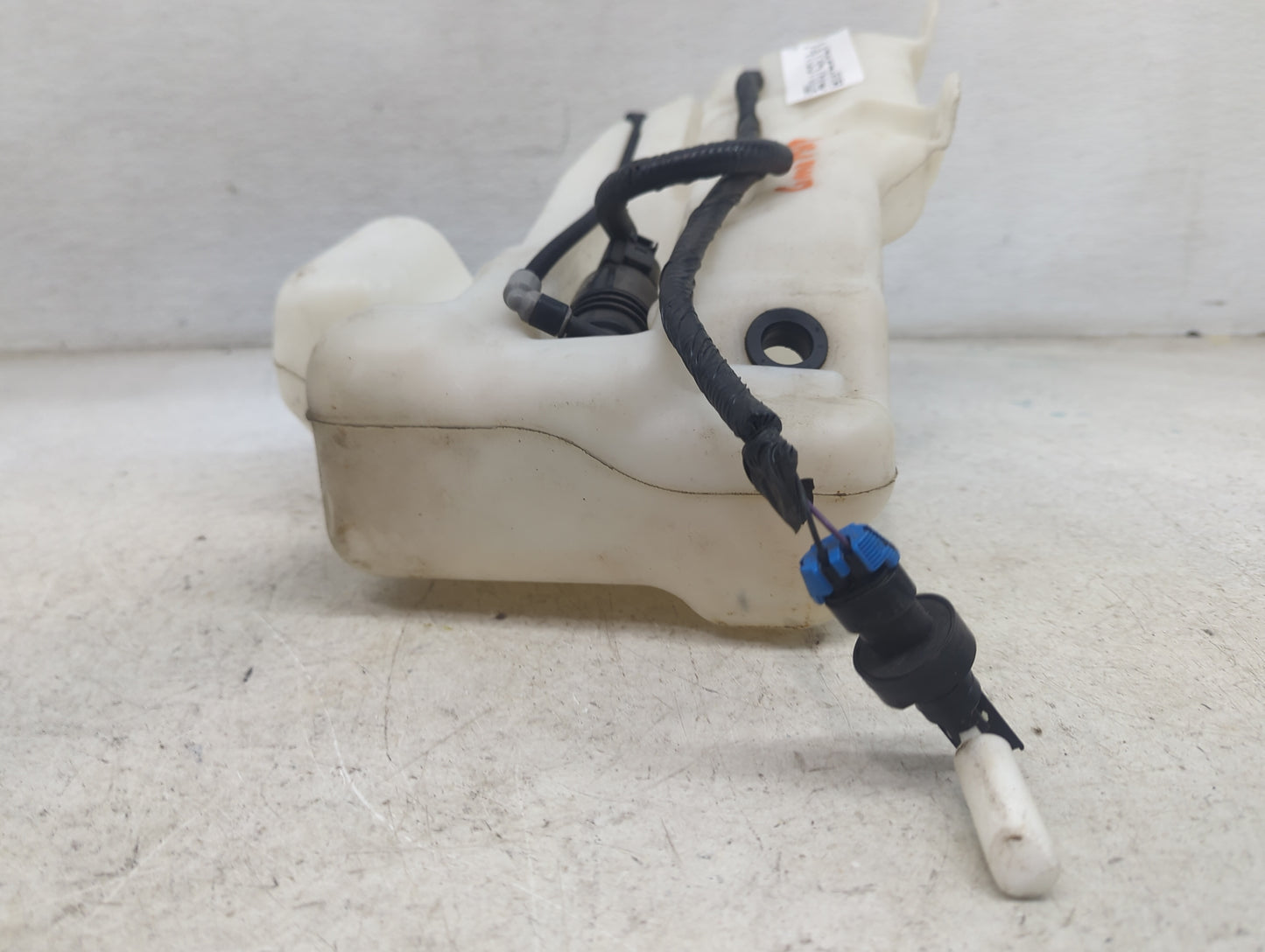 2014-2020 Chevrolet Impala Windshield Washer Fluid Reservoir Bottle Oem 1473576 - Oemusedautoparts1.com