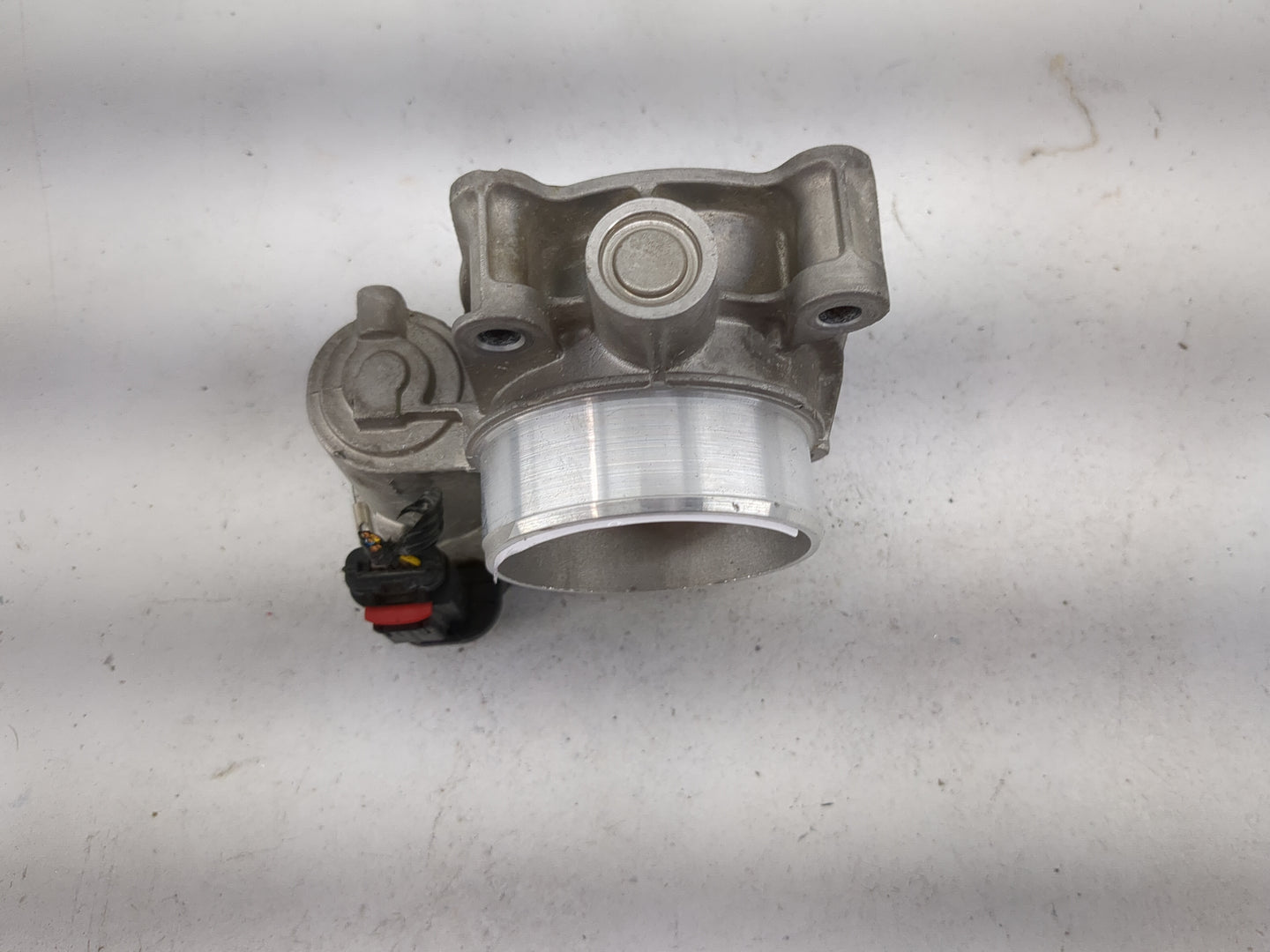 2014-2015 Chevrolet Impala Throttle Body P/N:12627217 Fits Fits 2013 2014 2015 2017 2018 2019 2020 OEM Used Auto Parts - Oem