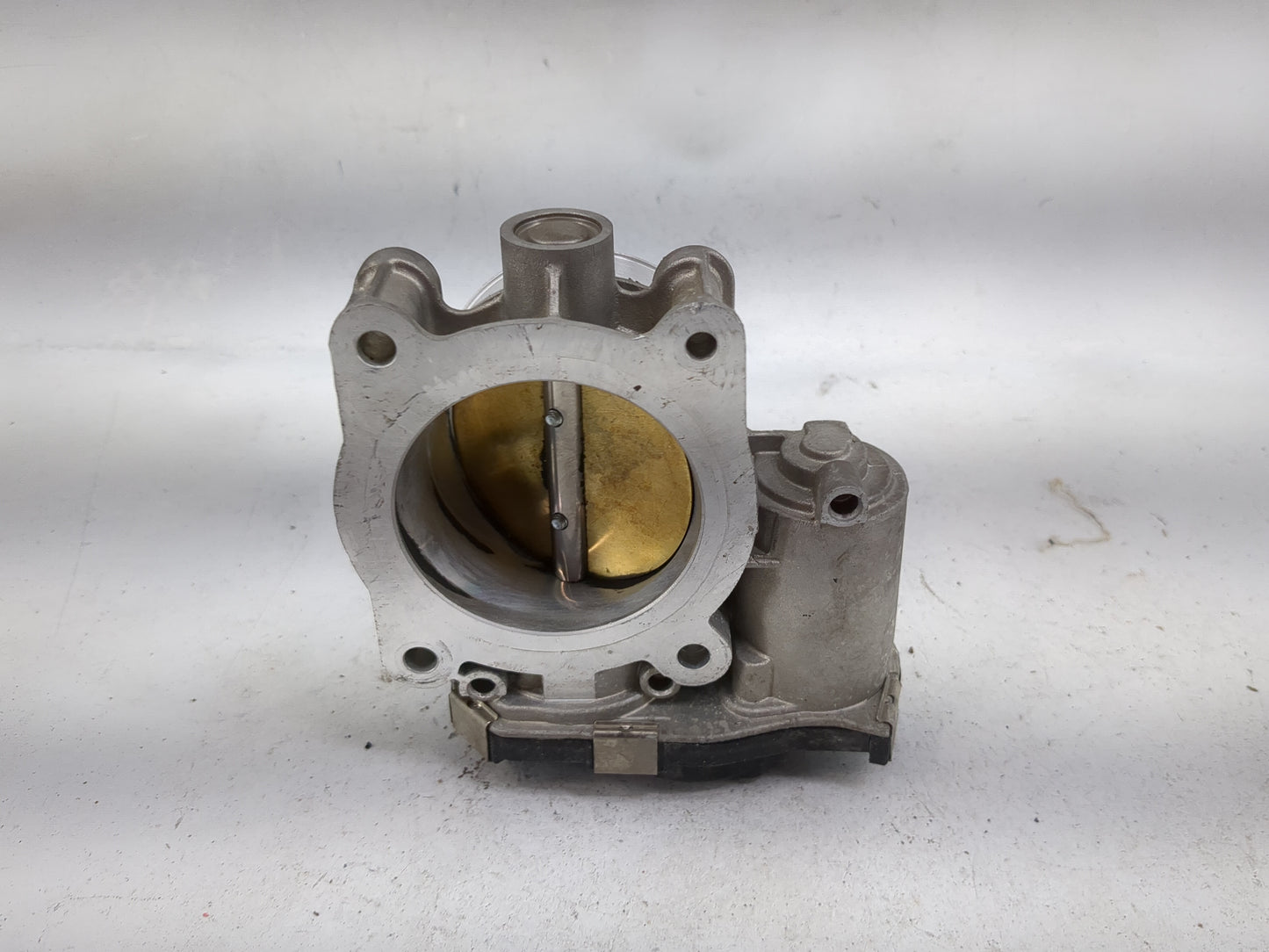 2014-2015 Chevrolet Impala Throttle Body P/N:12627217 Fits Fits 2013 2014 2015 2017 2018 2019 2020 OEM Used Auto Parts - Oem