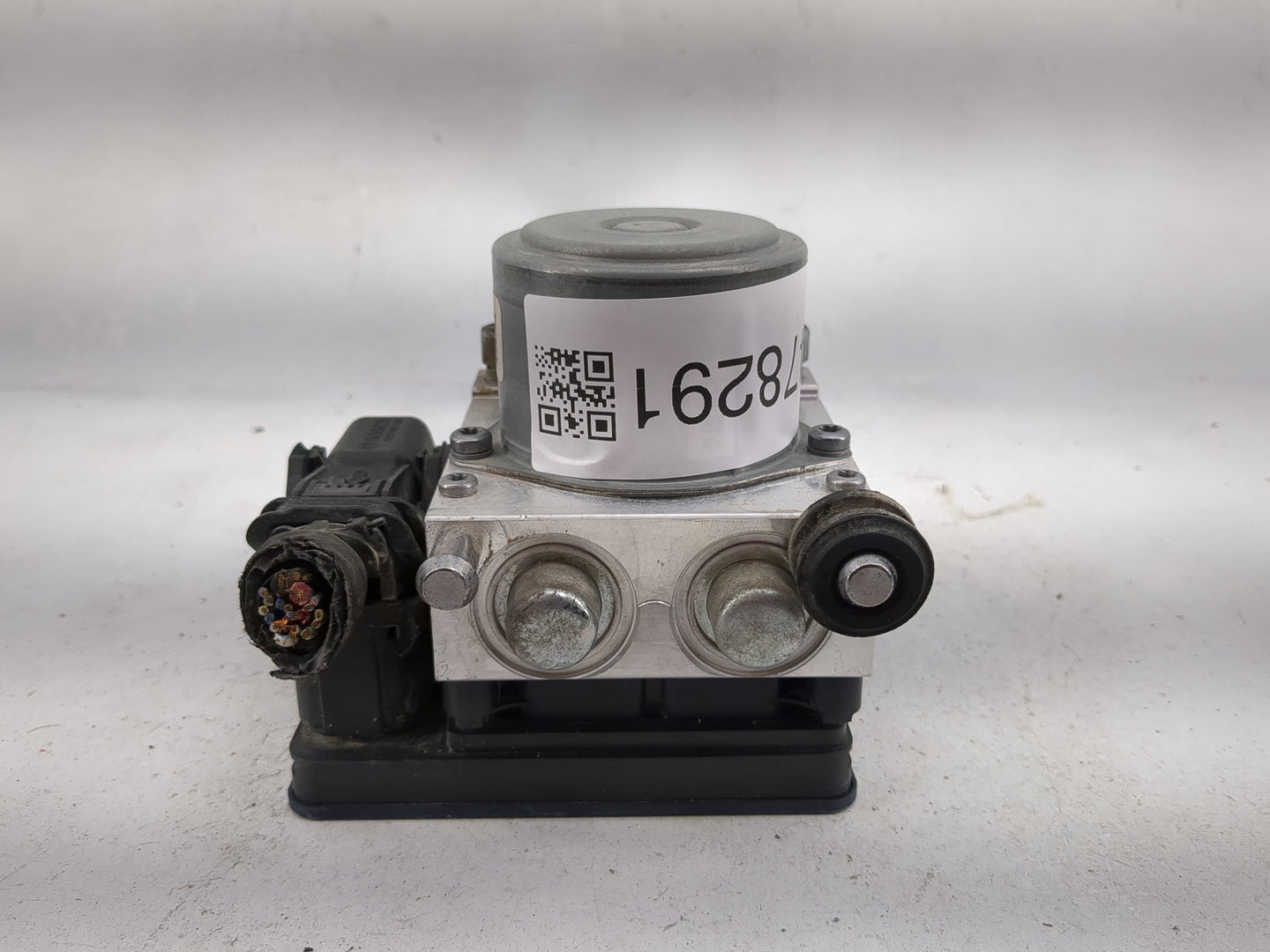 2014-2016 Chevrolet Impala ABS Pump Control Module Replacement P/N:22995061 8511207, 59322871 Fits Fits 2014 2015 2016 OEM U