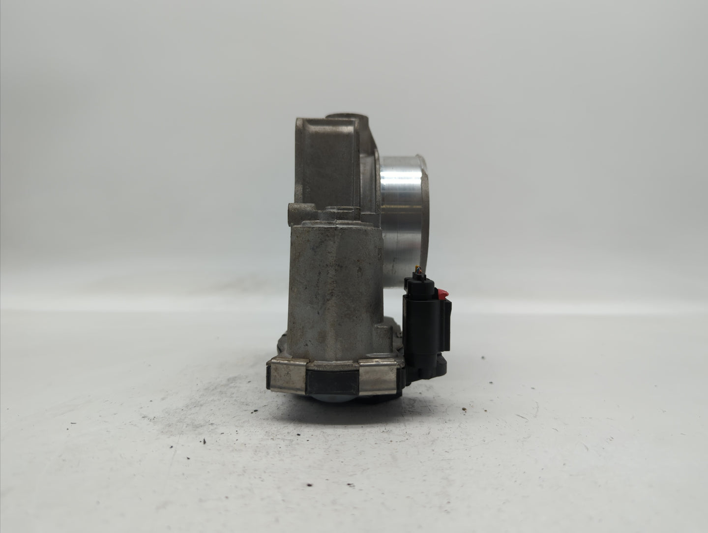 2014-2015 Chevrolet Impala Throttle Body P/N:12627217DA 12669073DA Fits Fits 2013 2014 2015 2017 2018 OEM Used Auto Parts - 