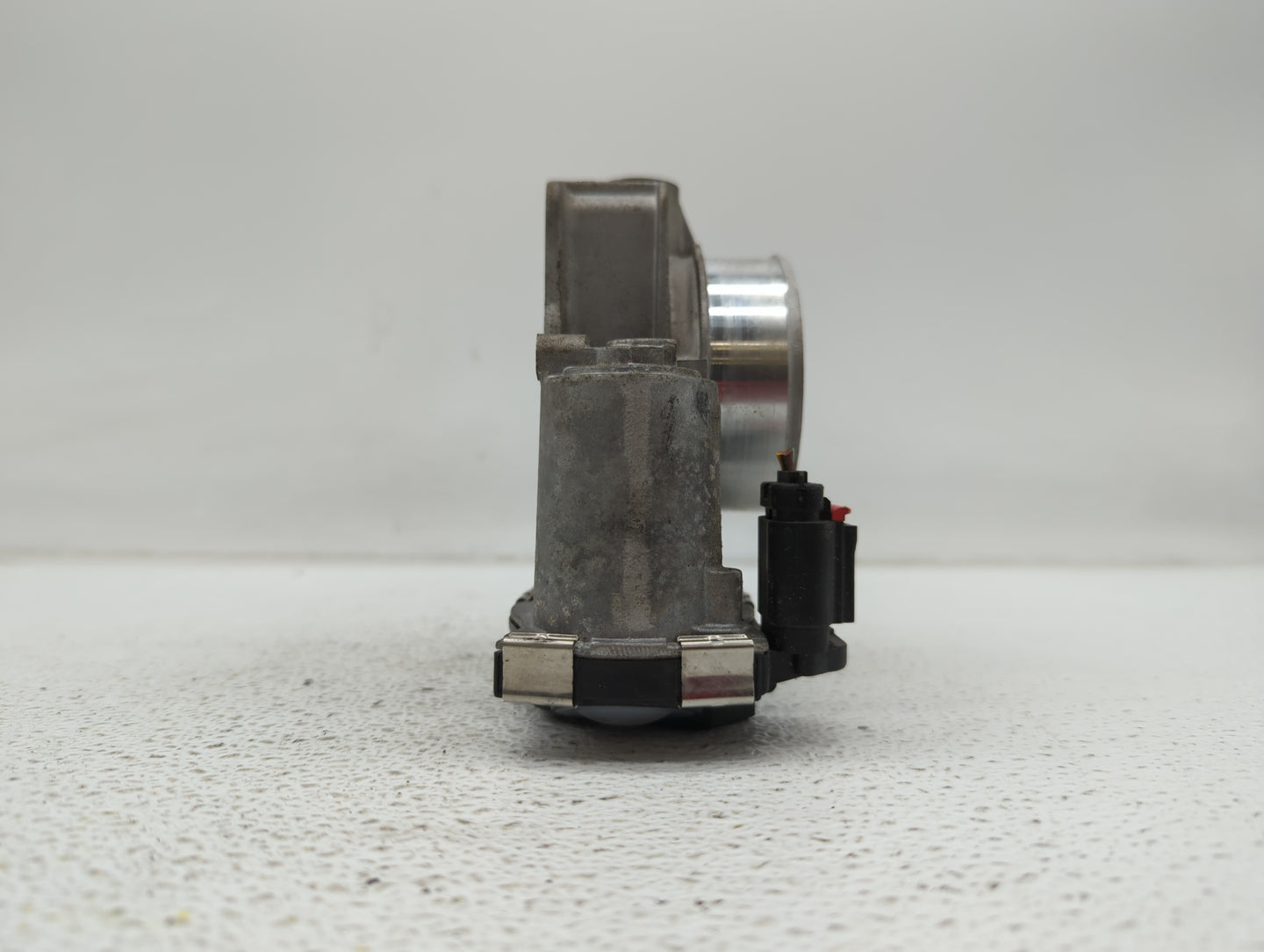 2014-2015 Chevrolet Impala Throttle Body P/N:12627217DA 12669073DA Fits Fits 2013 2014 2015 2017 2018 OEM Used Auto Parts - 