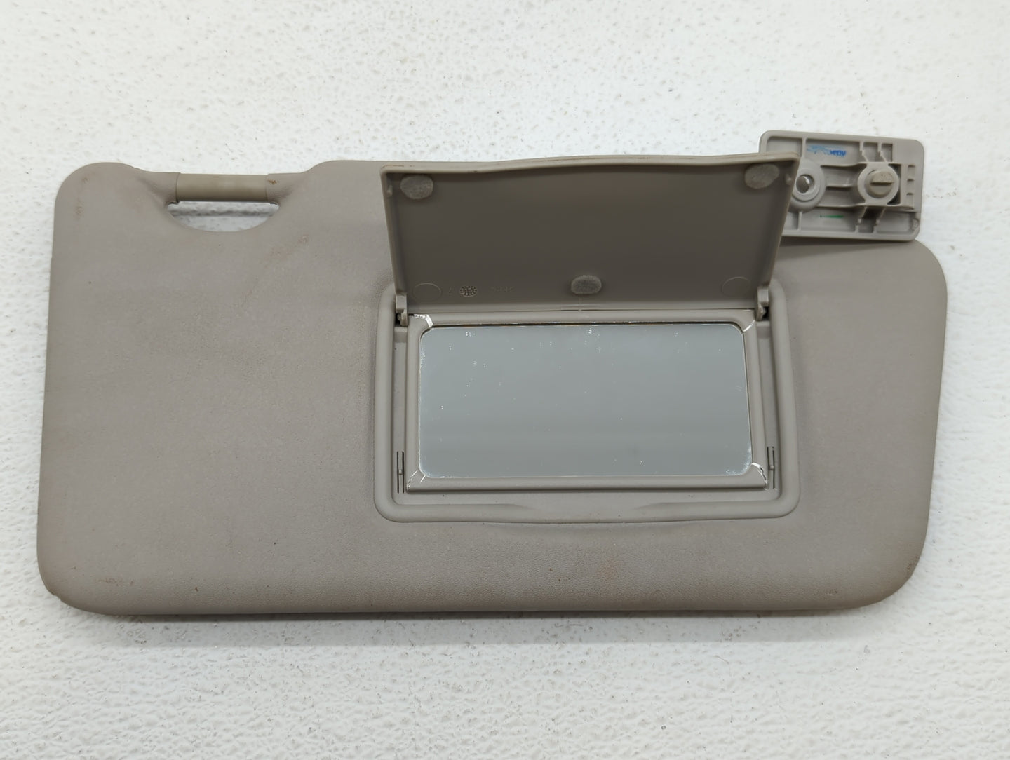2006-2016 Chevrolet Impala Sun Visor Shade Replacement Passenger Right Mirror Fits OEM Used Auto Parts - Oemusedautoparts1.c