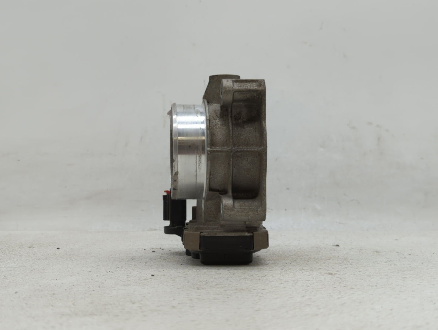2014-2015 Chevrolet Impala Throttle Body P/N:12670839AA 12627217DA, 12669073DA Fits Fits 2013 2014 2015 2017 2018 OEM Used A