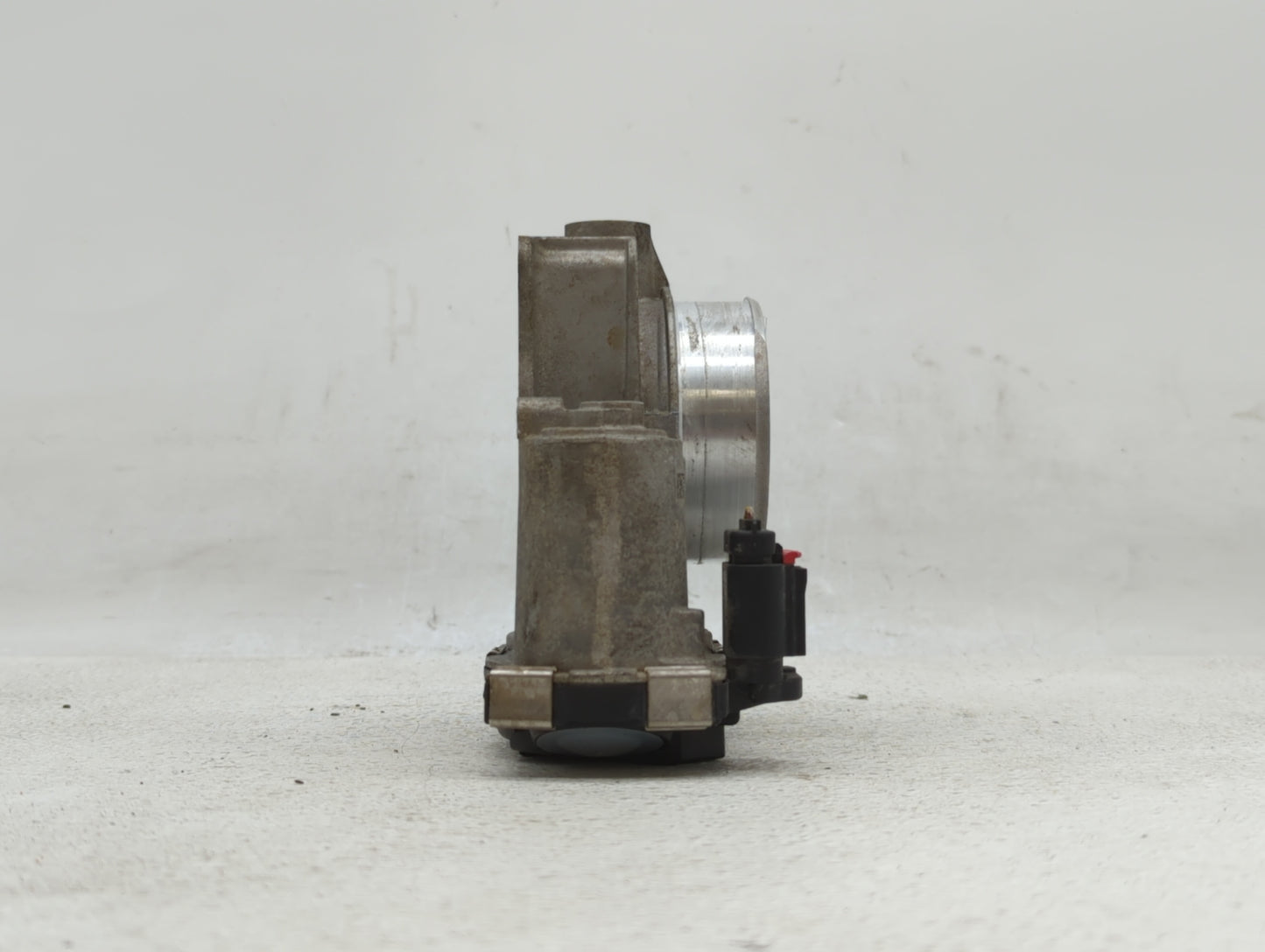 2014-2015 Chevrolet Impala Throttle Body P/N:12670839AA 12627217DA, 12669073DA Fits Fits 2013 2014 2015 2017 2018 OEM Used A