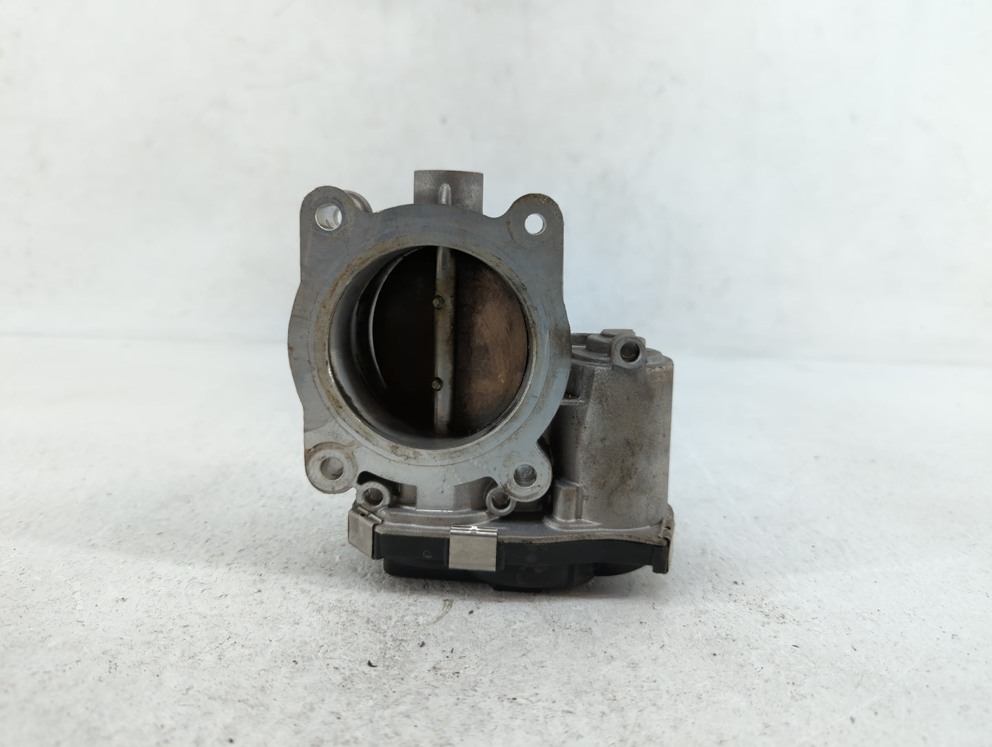 2014-2015 Chevrolet Impala Throttle Body P/N:12670839AA 12627217DA, 12669073DA Fits Fits 2013 2014 2015 2017 2018 OEM Used A
