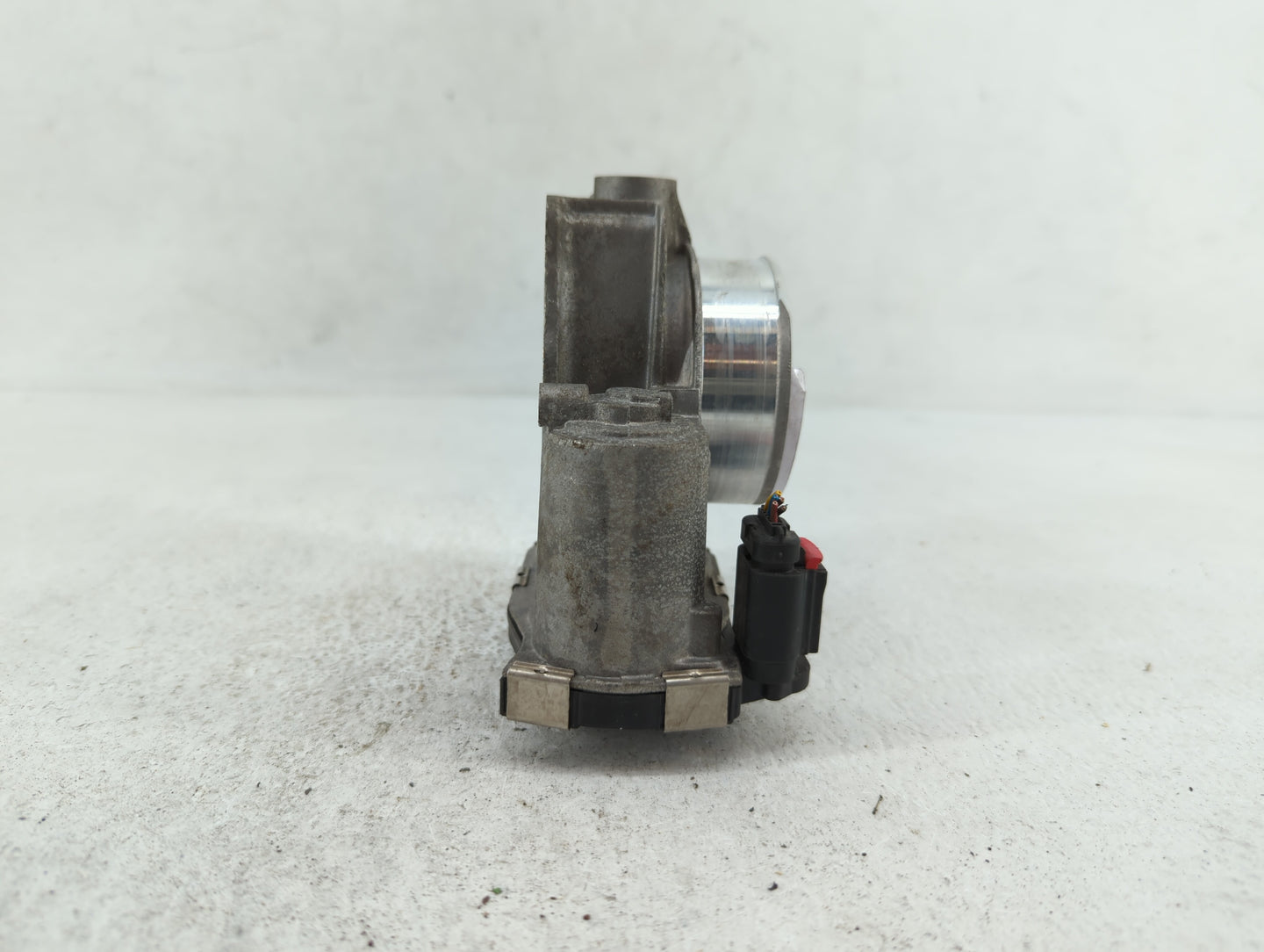 2014-2015 Chevrolet Impala Throttle Body P/N:12670839AA 12627217DA, 12669073DA Fits Fits 2013 2014 2015 2017 2018 OEM Used A