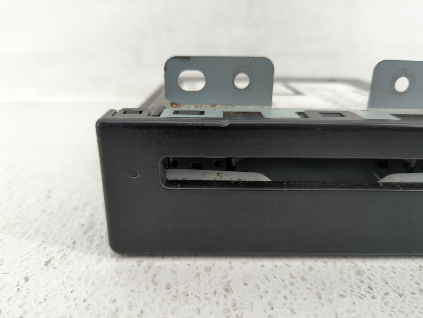 2015 Chevrolet Impala Radio AM FM Cd Player Receiver Replacement P/N:13594480 Fits OEM Used Auto Parts - Oemusedautoparts1.c