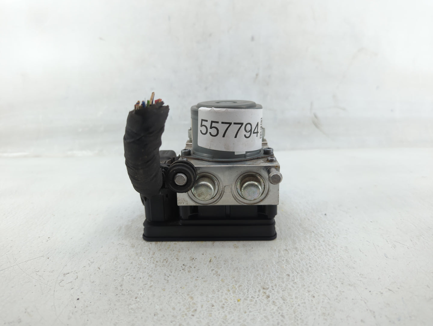 2014-2016 Chevrolet Impala ABS Pump Control Module Replacement P/N:23227331 Fits Fits 2014 2015 2016 OEM Used Auto Parts - O