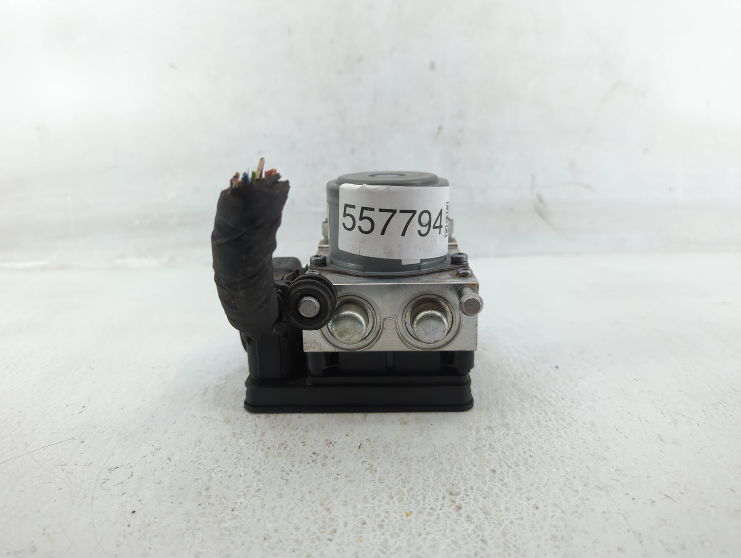 2014-2016 Chevrolet Impala ABS Pump Control Module Replacement P/N:23227331 Fits Fits 2014 2015 2016 OEM Used Auto Parts - O
