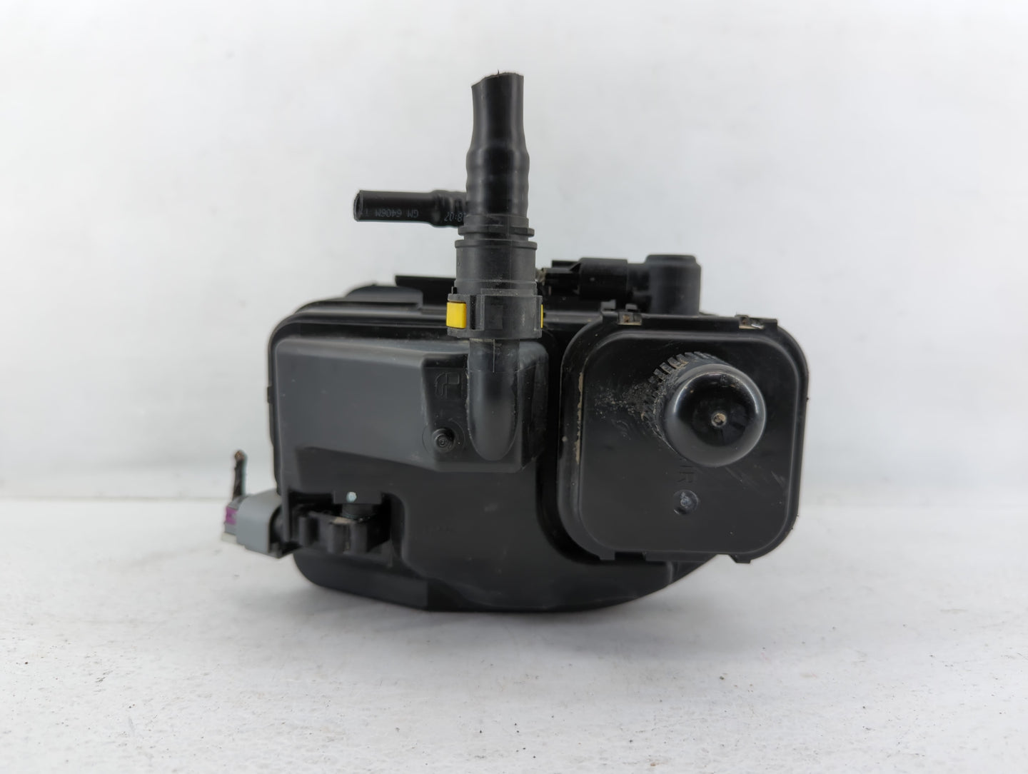 2015 Chevrolet Impala Fuel Vapor Charcoal Canister 590548 - Oemusedautoparts1.com