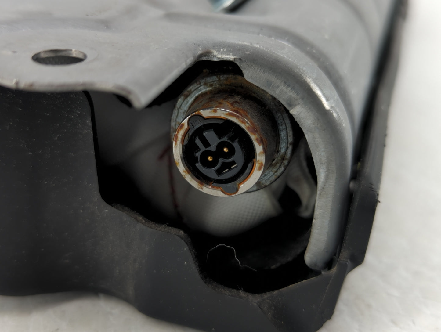2015 Chevrolet Impala Air Bag Driver Left Steering Wheel Mounted - Oemusedautoparts1.com