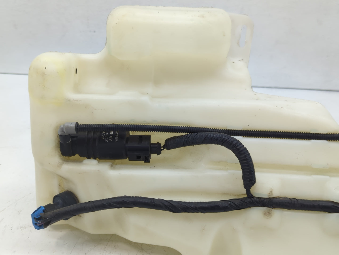 2014-2020 Chevrolet Impala Windshield Washer Fluid Reservoir Bottle Oem - Oemusedautoparts1.com