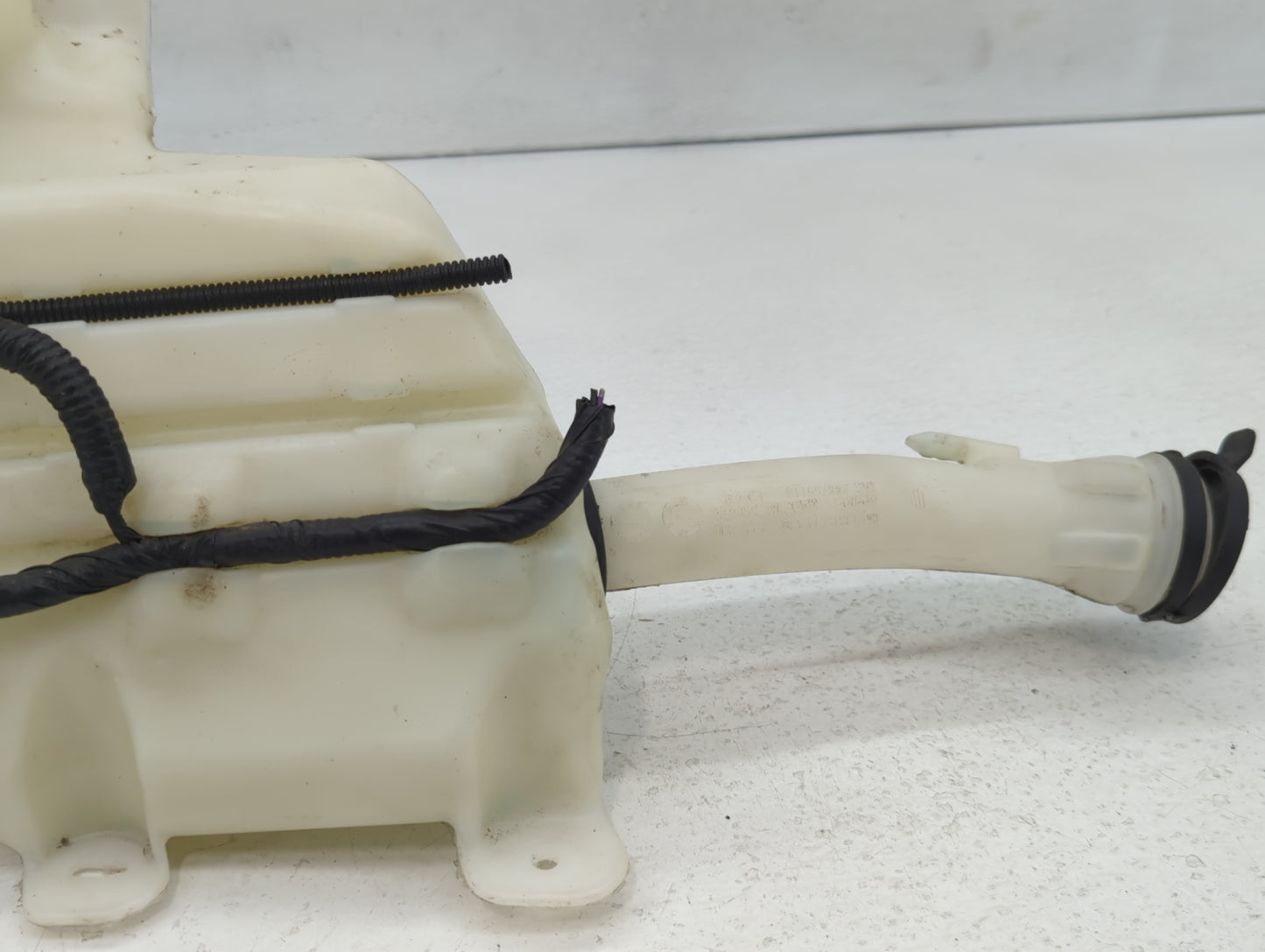 2014-2020 Chevrolet Impala Windshield Washer Fluid Reservoir Bottle Oem - Oemusedautoparts1.com