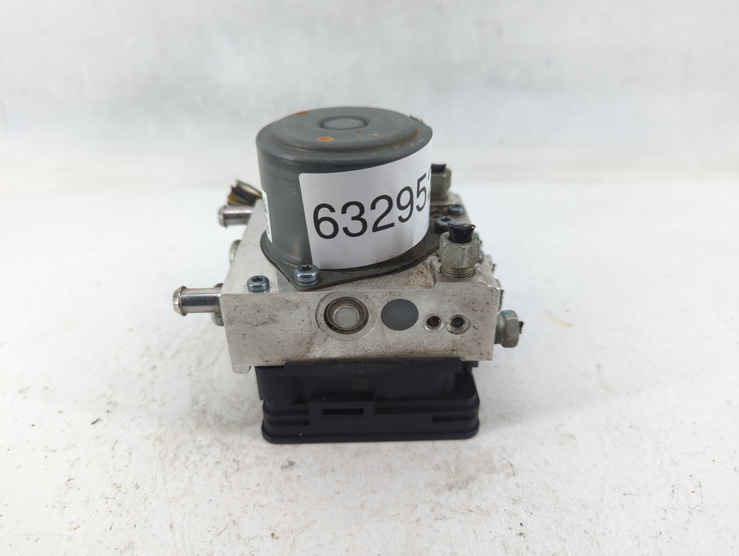 2014-2016 Chevrolet Impala ABS Pump Control Module Replacement P/N:23227331 23492832 Fits Fits 2014 2015 2016 OEM Used Auto 