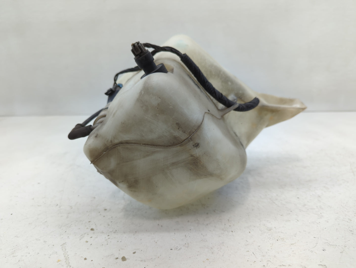 2006-2016 Chevrolet Impala Windshield Washer Fluid Reservoir Bottle Oem - Oemusedautoparts1.com