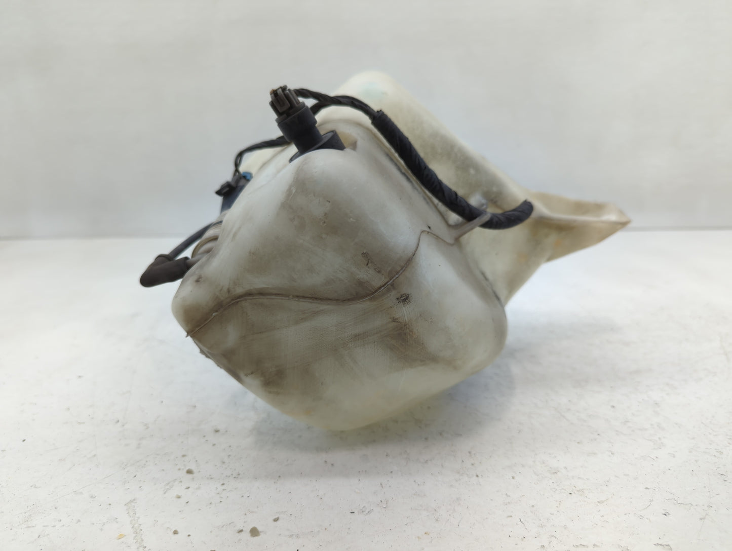 2006-2016 Chevrolet Impala Windshield Washer Fluid Reservoir Bottle Oem - Oemusedautoparts1.com