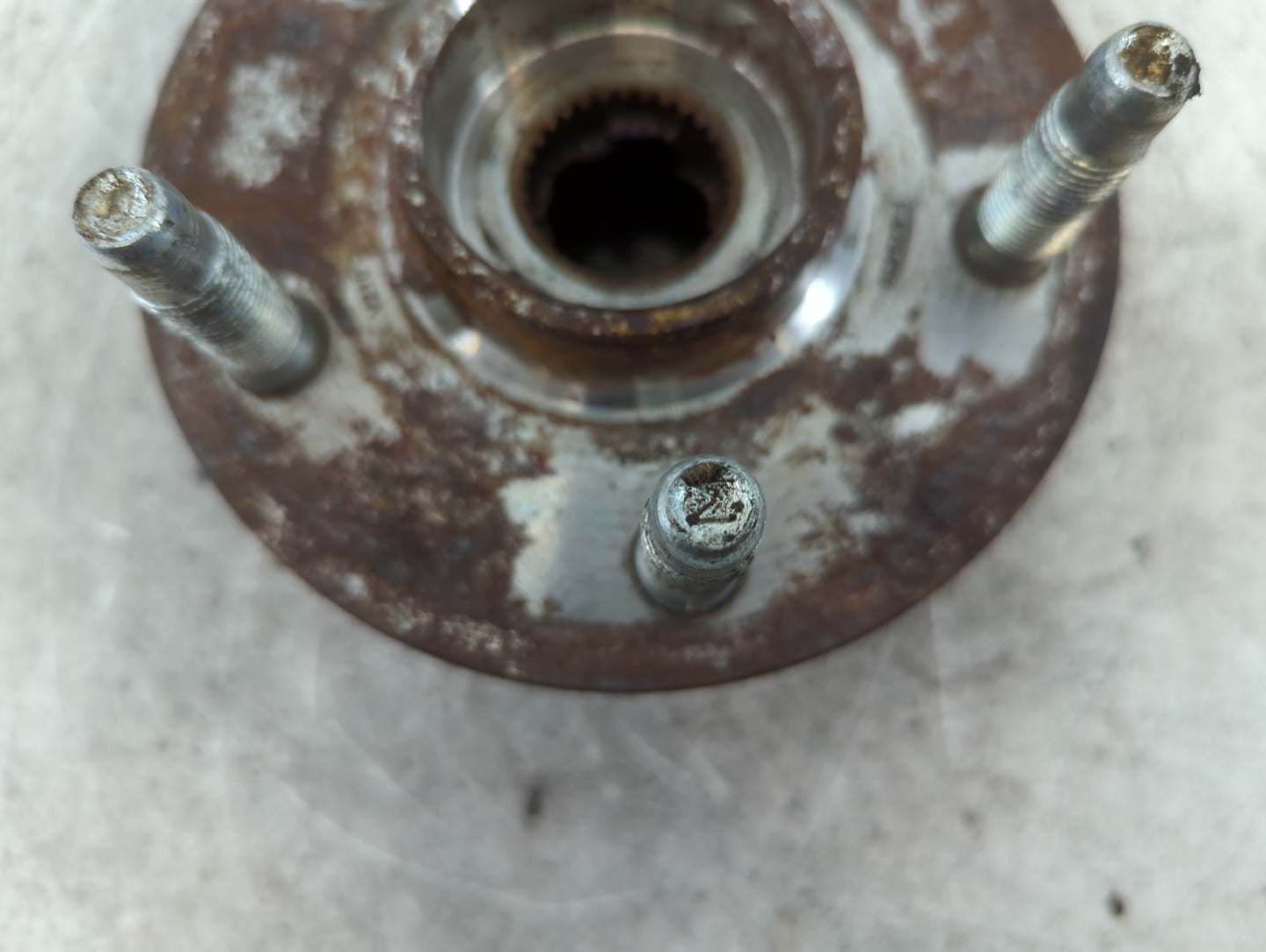 2014-2020 Chevrolet Impala Driver Front Wheel Hub Oem 701091 - Oemusedautoparts1.com