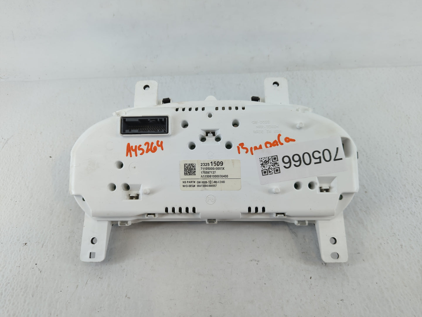2015 Chevrolet Impala Instrument Cluster Speedometer Gauges P/N:23251509 23251507 Fits OEM Used Auto Parts - Oemusedautopart