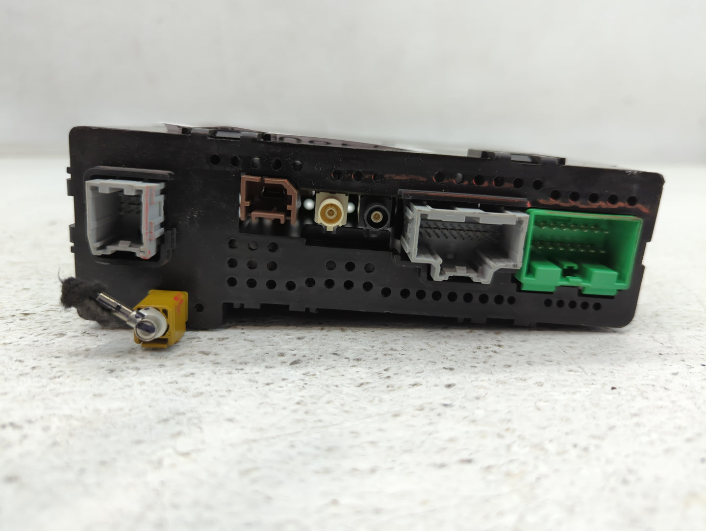 2015 Chevrolet Impala Radio AM FM Cd Player Receiver Replacement P/N:812425551 13598662 Fits Fits 2016 OEM Used Auto Parts -