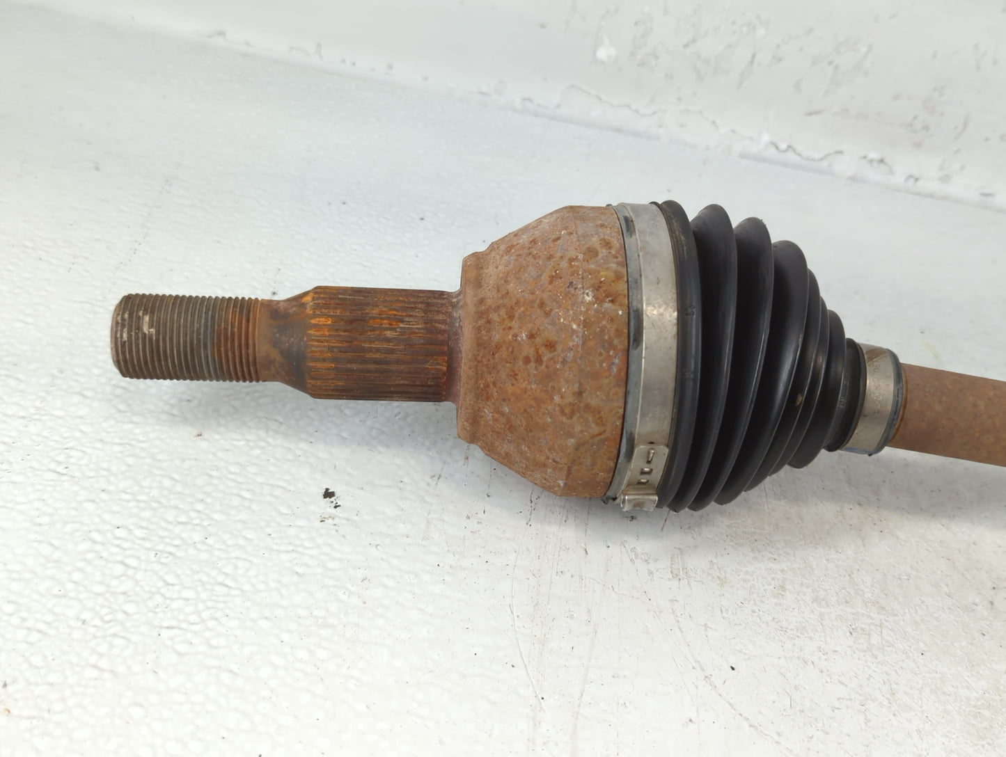 2014-2019 Chevrolet Impala Axle Shaft Front Passenger Cv C/v - Oemusedautoparts1.com