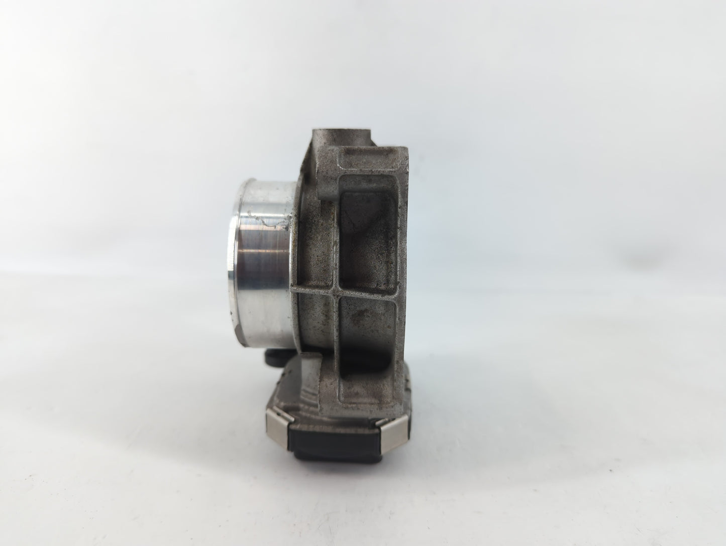 2014-2015 Chevrolet Impala Throttle Body P/N:12670839AA Fits Fits 2013 2014 2015 2017 2018 2019 2020 OEM Used Auto Parts - O