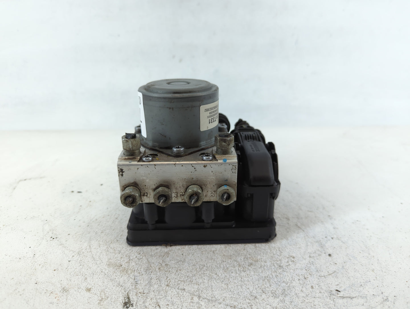 2014-2016 Chevrolet Impala ABS Pump Control Module Replacement P/N:23227333 Fits Fits 2014 2015 2016 OEM Used Auto Parts - O