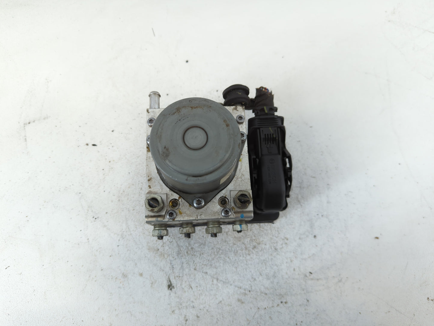2014-2016 Chevrolet Impala ABS Pump Control Module Replacement P/N:23227333 Fits Fits 2014 2015 2016 OEM Used Auto Parts - O