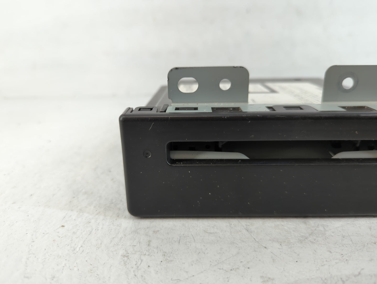 2015-2015 Chevrolet Impala Am Fm Cd Player Radio Receiver - Oemusedautoparts1.com