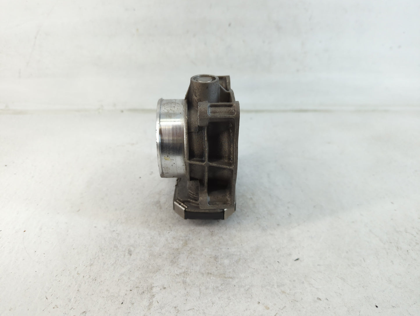 2014-2015 Chevrolet Impala Throttle Body P/N:12627217DA Fits Fits 2013 2014 2015 2017 2018 2019 2020 OEM Used Auto Parts - O